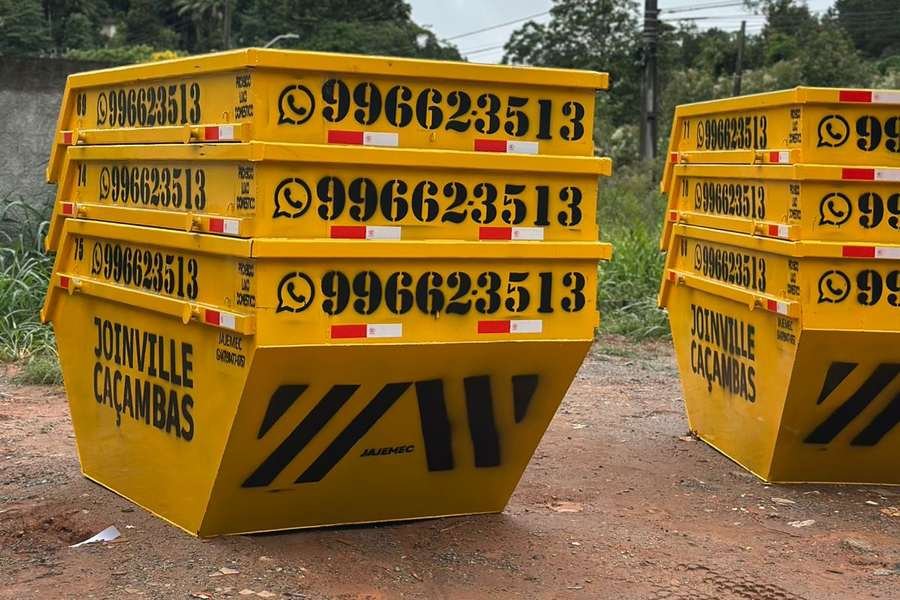 Quanto entulho cabe em uma caçamba de 5m³?